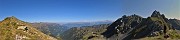 46 Vista panoramica dalla cresta del Monte di sopra verso la cresta di salita al Monte Valletto